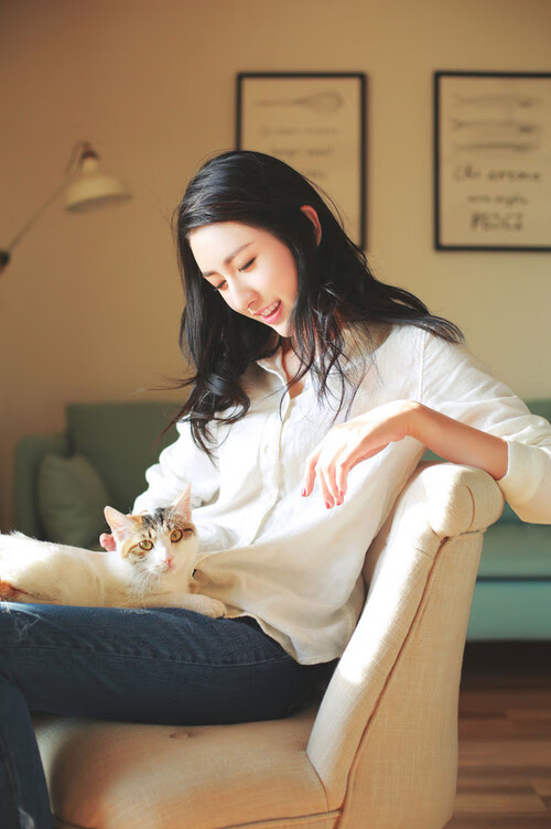 荷兰马术协会与国际马术联合会合作,举办国际马术交流活动,促进技术交流。