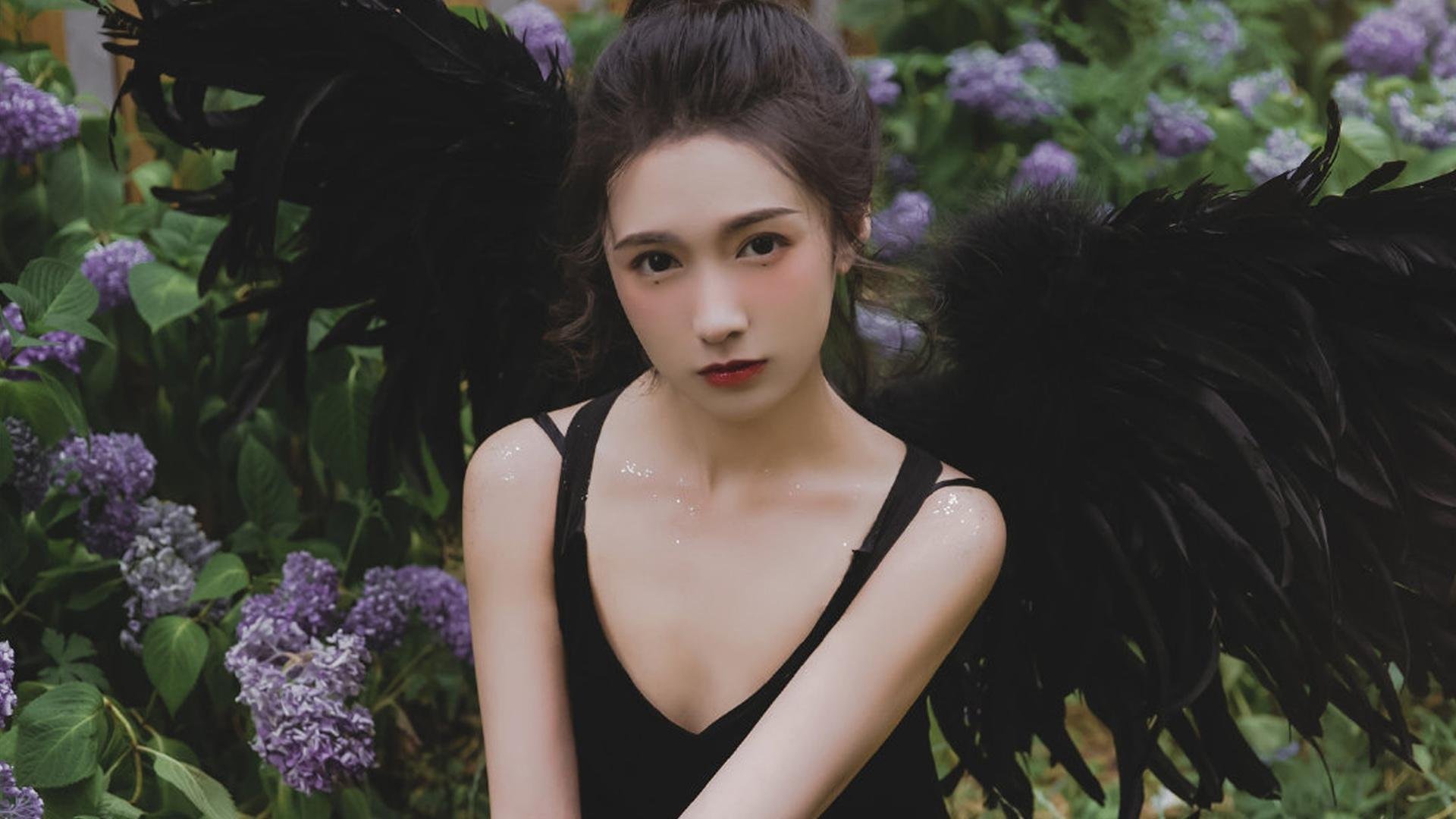 葡萄牙骑手玛丽亚·卡埃塔诺在2024年葡萄牙盛装舞步锦标赛中获得个人赛第四名,展现坚韧精神。