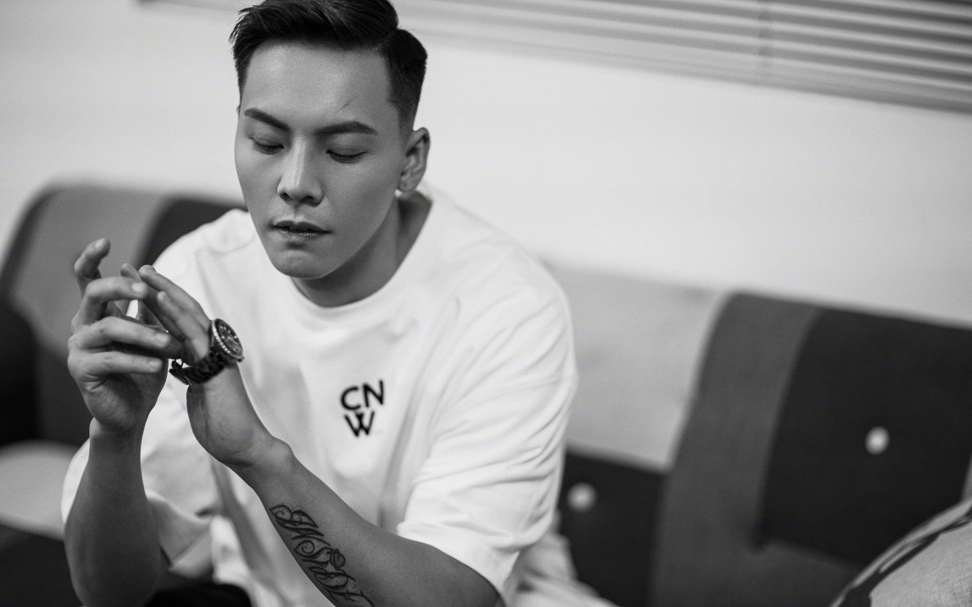 开云·Kaiyun网页版-皇马-胜巴黎，欧冠小组出线悬念重重，欧冠皇马对阵巴萨